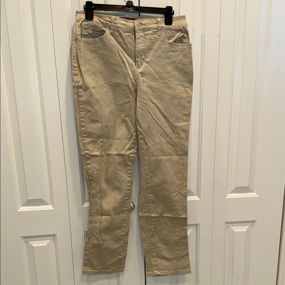 Gloria Vanderbilt Beige Pants with Purple Signature Label